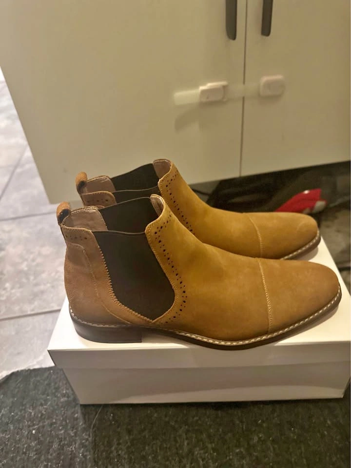 Stacy Adams Amory Tan Suede Chelsea