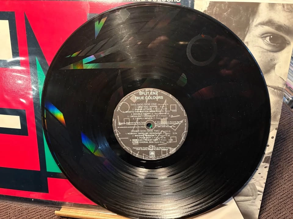 33LP Record: Split Enz – True Colours (1980 Vintage Vinyl) - photo 2