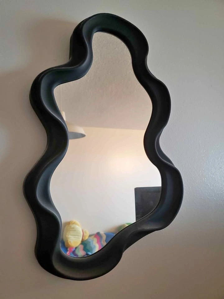 Trendy mirror decor