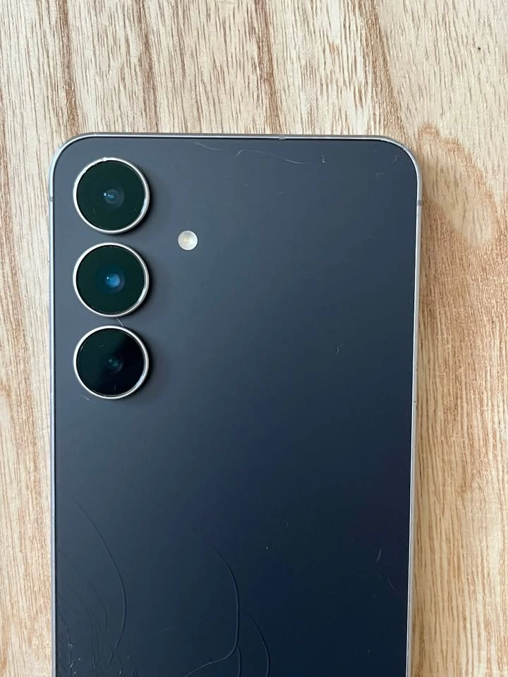 Samsung Galaxy s25 FE - photo 5