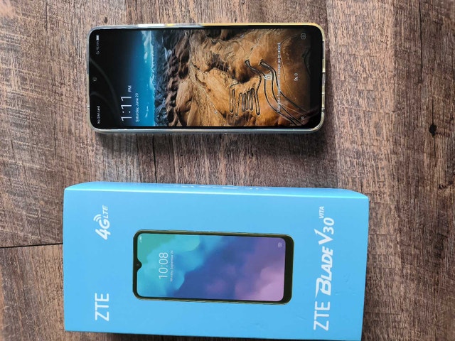 ZTE Phone - photo 2