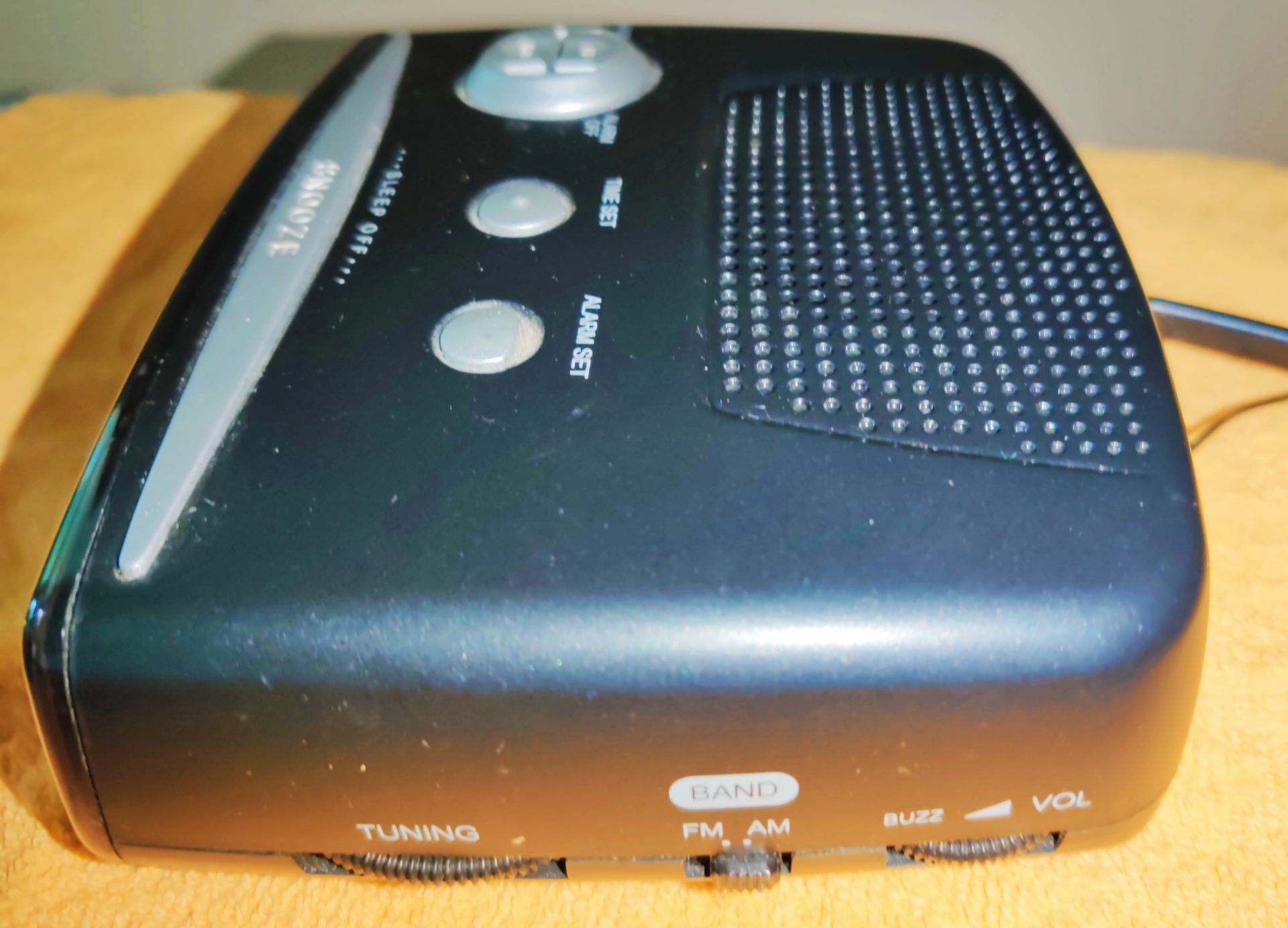 Craig AM/FM Alarm Clock Radio - photo 3