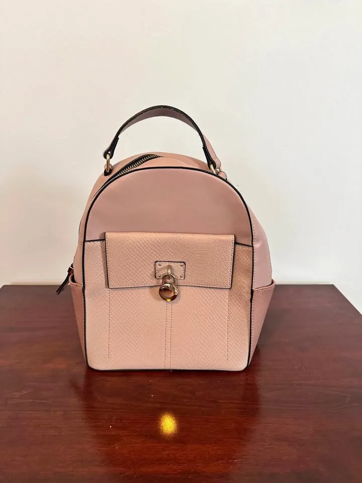 Backpack Travelling or Walk Around thumbnail
