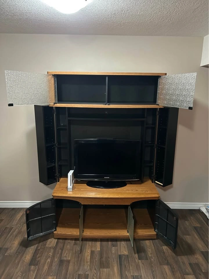 Solid Oak-Veneer Vintage Entertainment Center with Glass Storage - photo 2