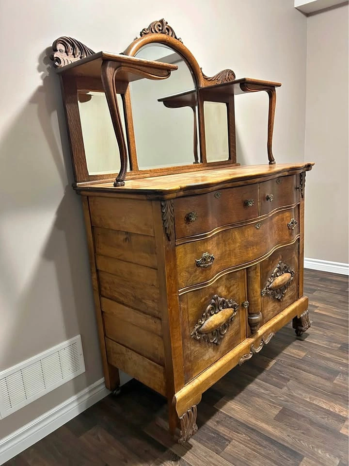 Antique Golden Oak Serpentine Dresser w/ Mirror & Lion Carvings