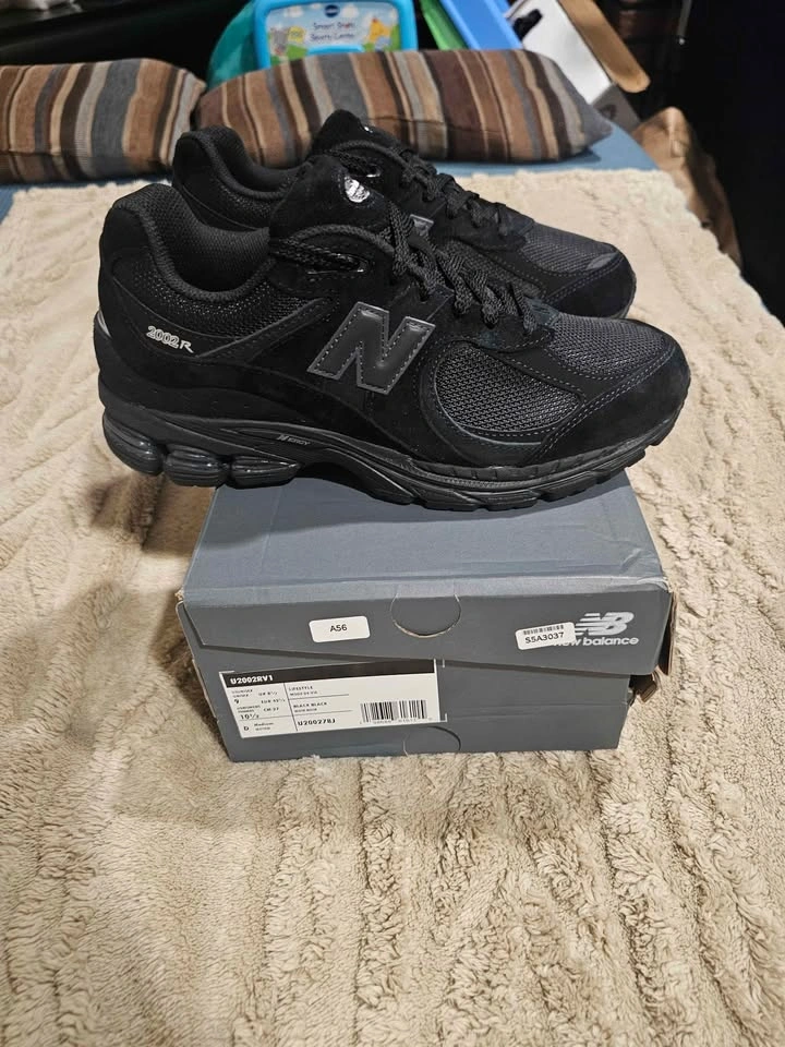 New Balance 2002R Black/Metallic - photo 3