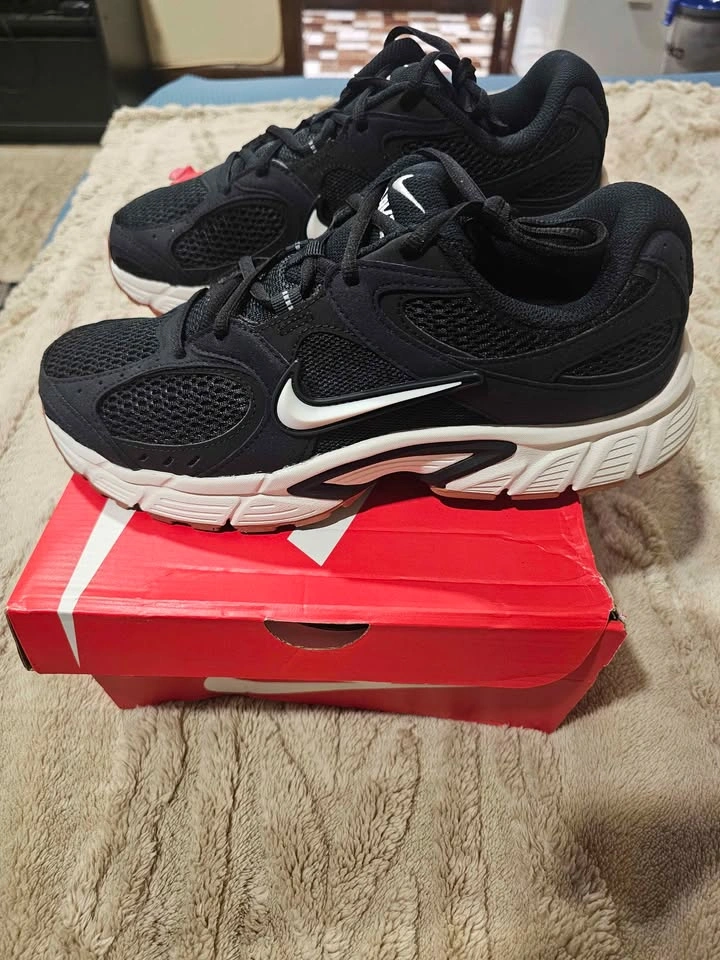 Nike V5 RNR in Black/Gum - photo 2