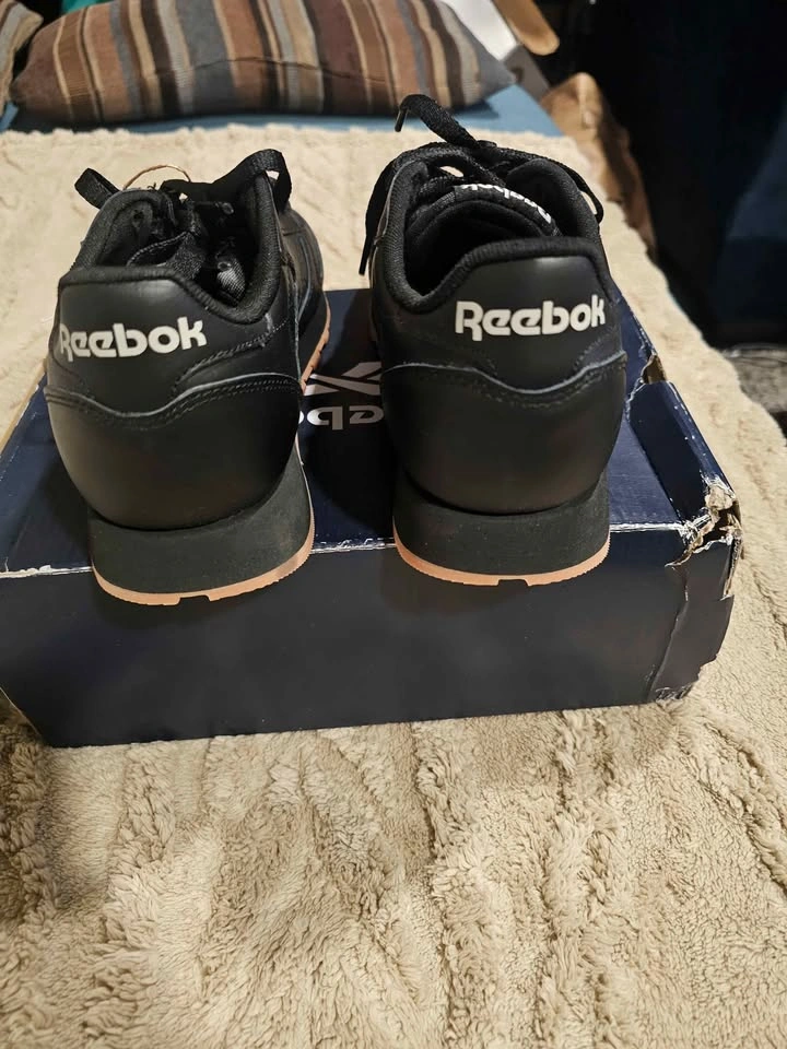 Reebok Women’s Classic Leather Shoes/gum bottom - photo 4