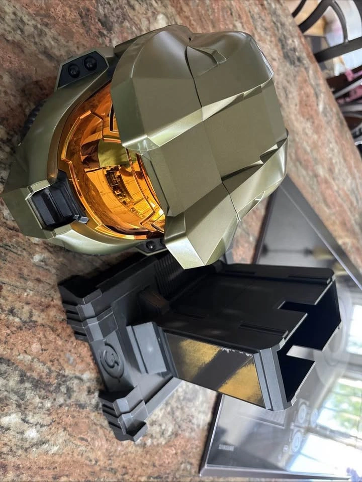 Halo 3 Legendary Edition Master Chief Helmet - photo 2