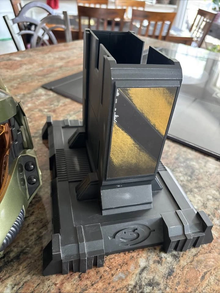 Halo 3 Legendary Edition Master Chief Helmet - photo 3