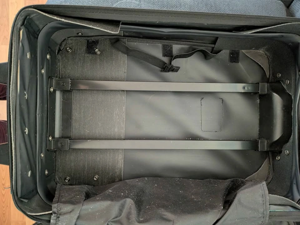 Jetstream Rolling Suitcase - photo 3