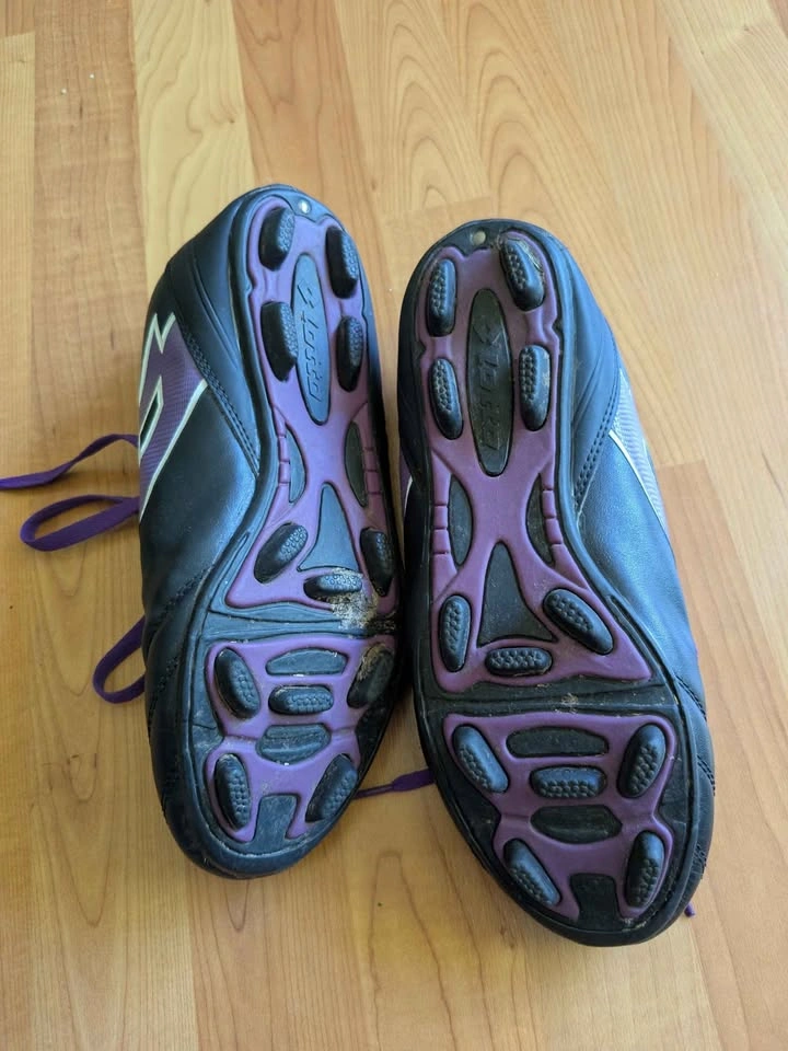 Lotto Women's Soccer Cleats - photo 2