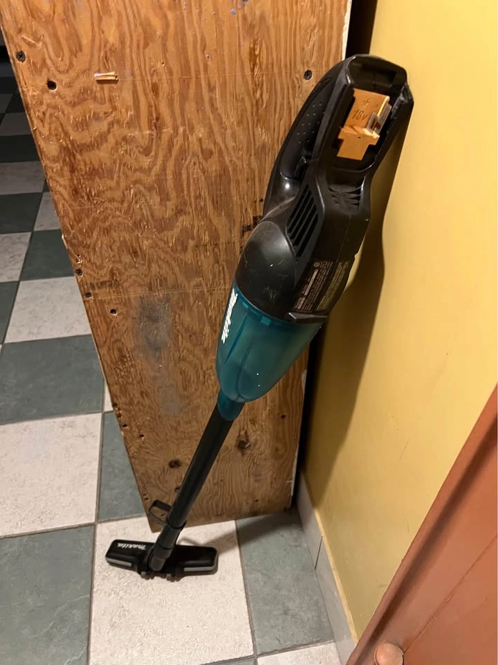Makita 18V LXT Cordless Vacuum (TOOL ONLY) - photo 3