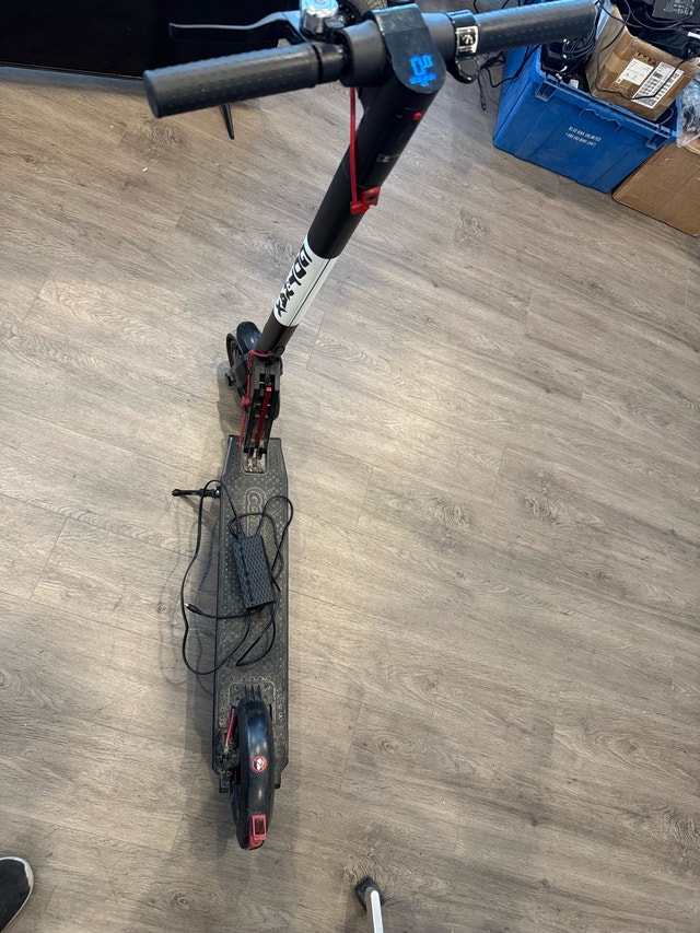 GoTrax Scooter - photo 2