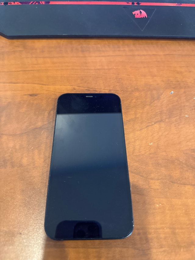Apple iPhone 12 - 64GB - Midnight
