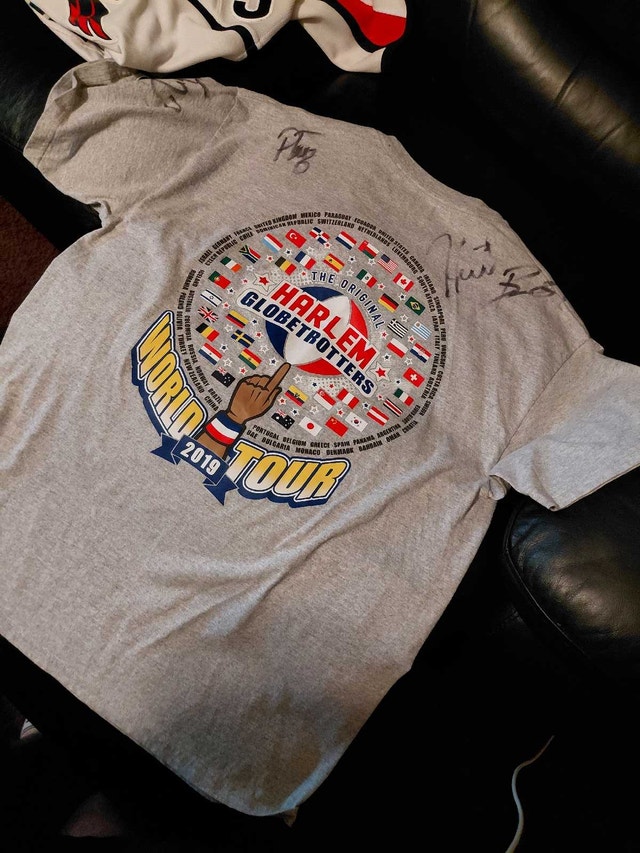 Champion Globetrotters Signed shirt 2019 world tour - photo 2