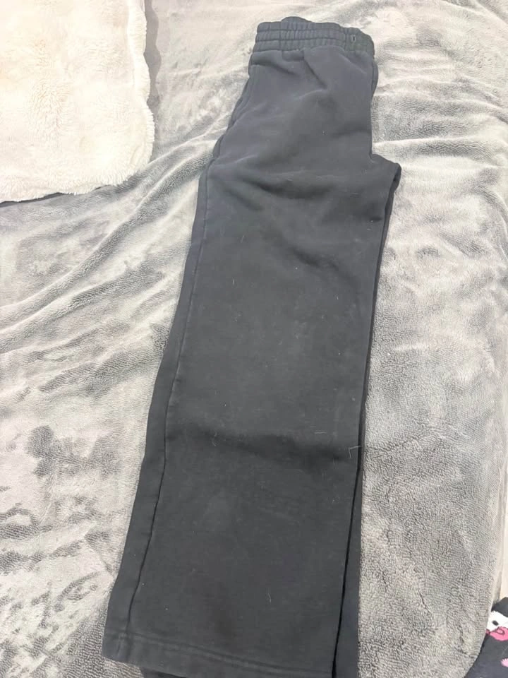 Aritzia sweats - photo 2
