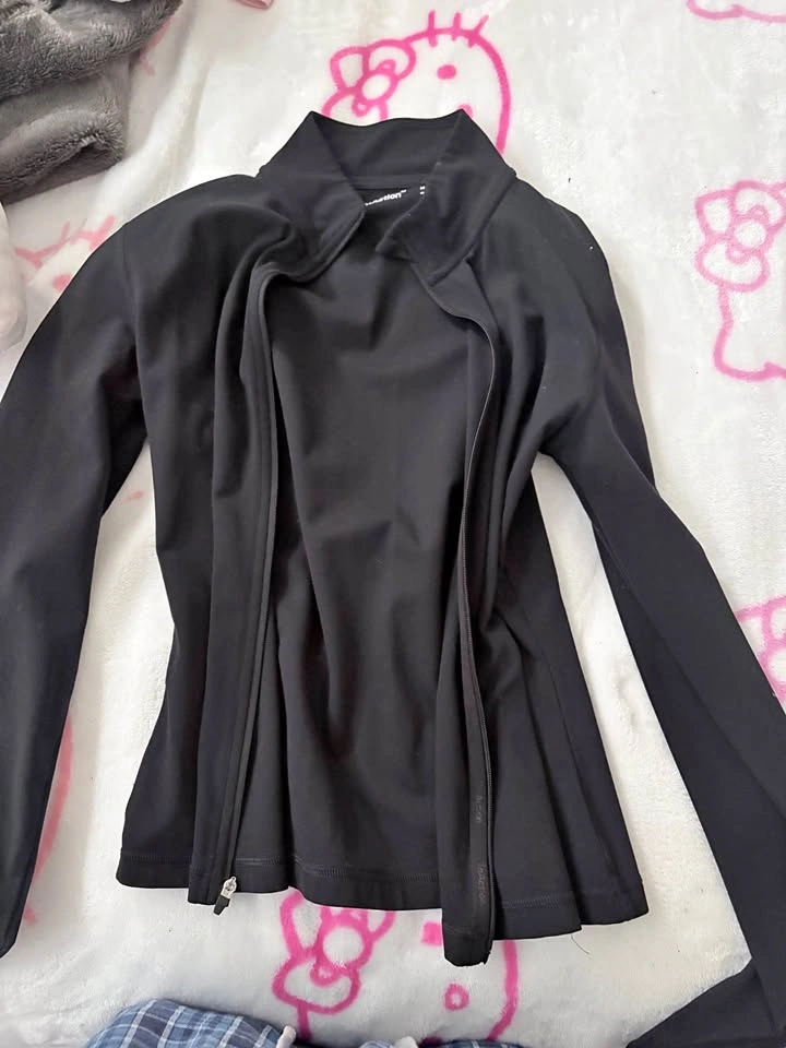 Tna zip up