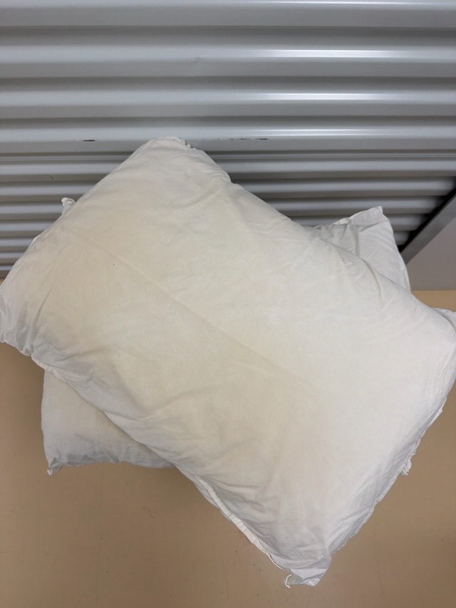 Pillows with pillow case - photo 2