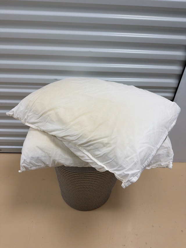 Pillows with pillow case - photo 3