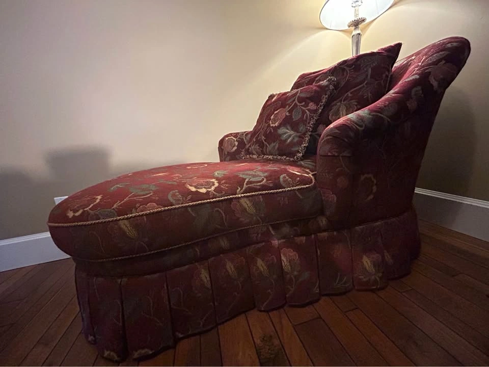 Floral Burgundy Chaise Lounge - photo 3