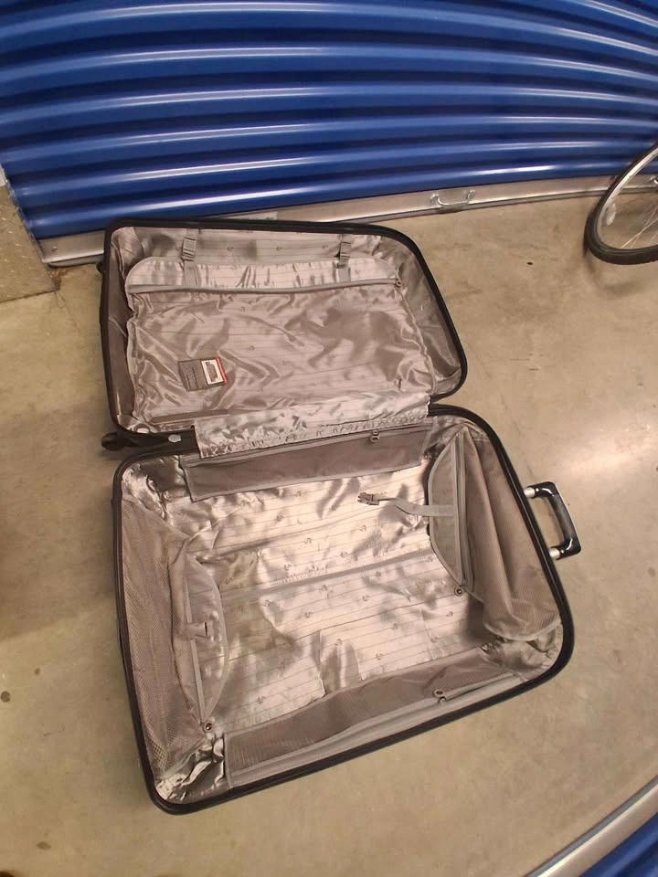 Large hard shell spinning suitcase luggage - photo 5