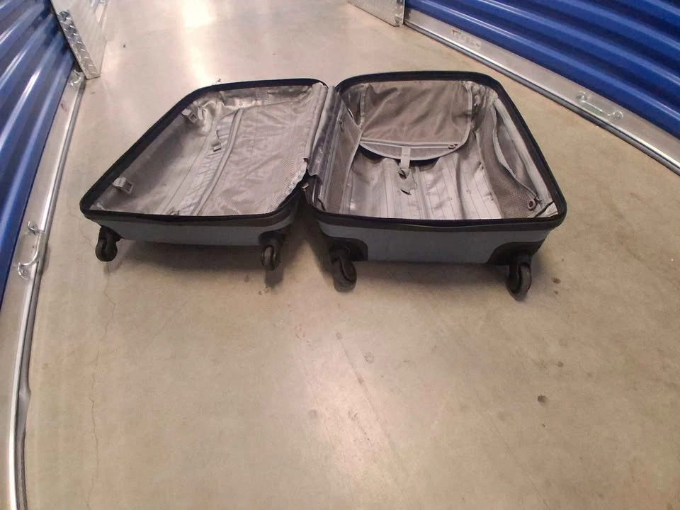 Medium Hardside Spinner Suitcase - photo 5