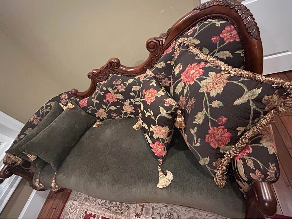 Hand-Carved Wood Frame Floral Tapestry Chaise Lounge - photo 3