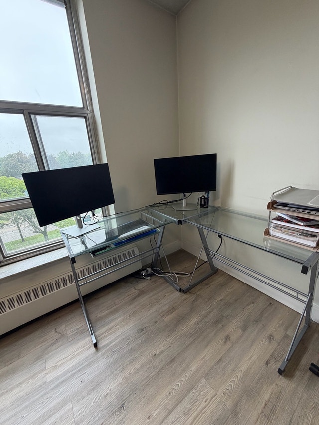 L-Shaped Glass Desk - photo 2