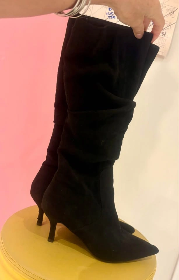 Black faux-Suede Slouch Boots - size 8 - photo 3