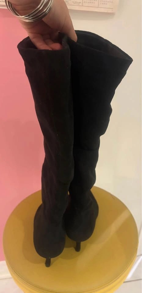 Black faux-Suede Slouch Boots - size 8 - photo 4