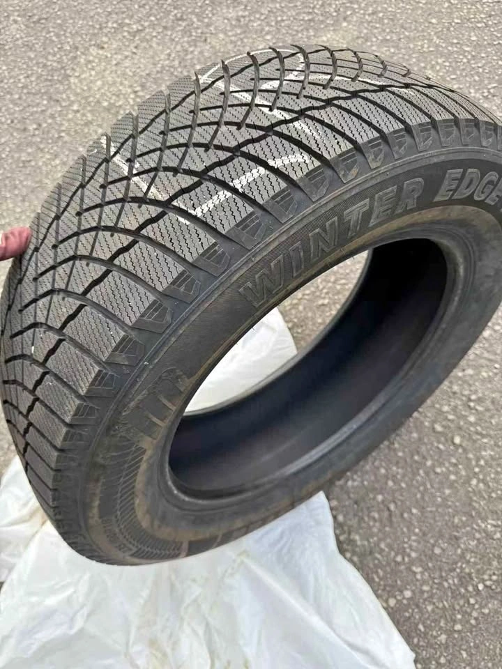 MotoMaster Winter Edge II Tires 235/60R18 set of 4