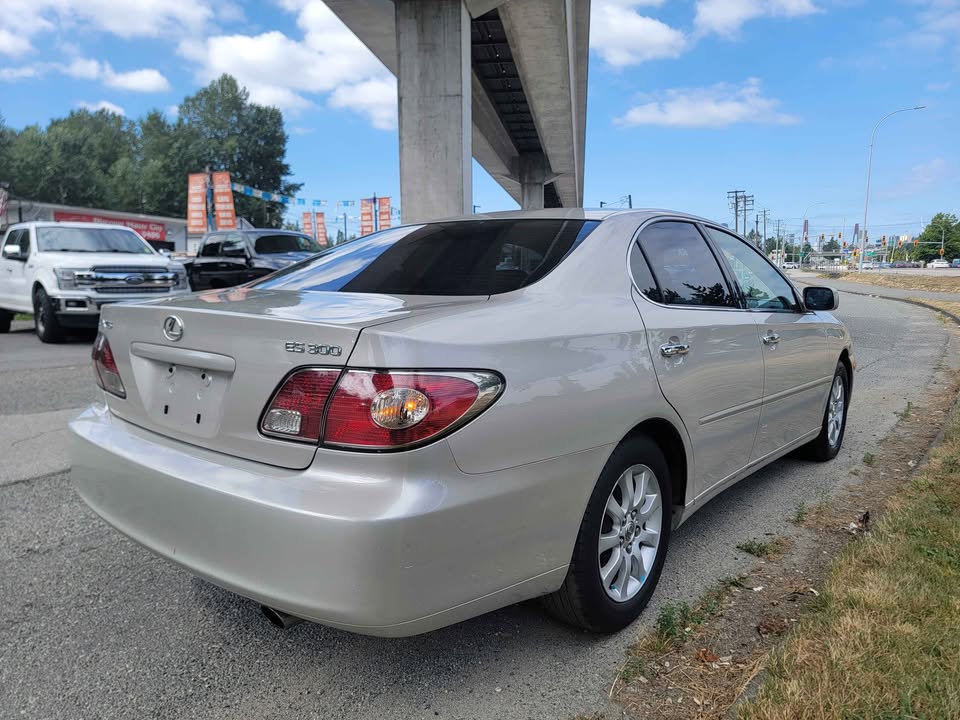 2003 Lexus IS - photo 3