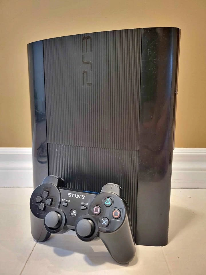 PS3 Super Slim (Self Refurbished)