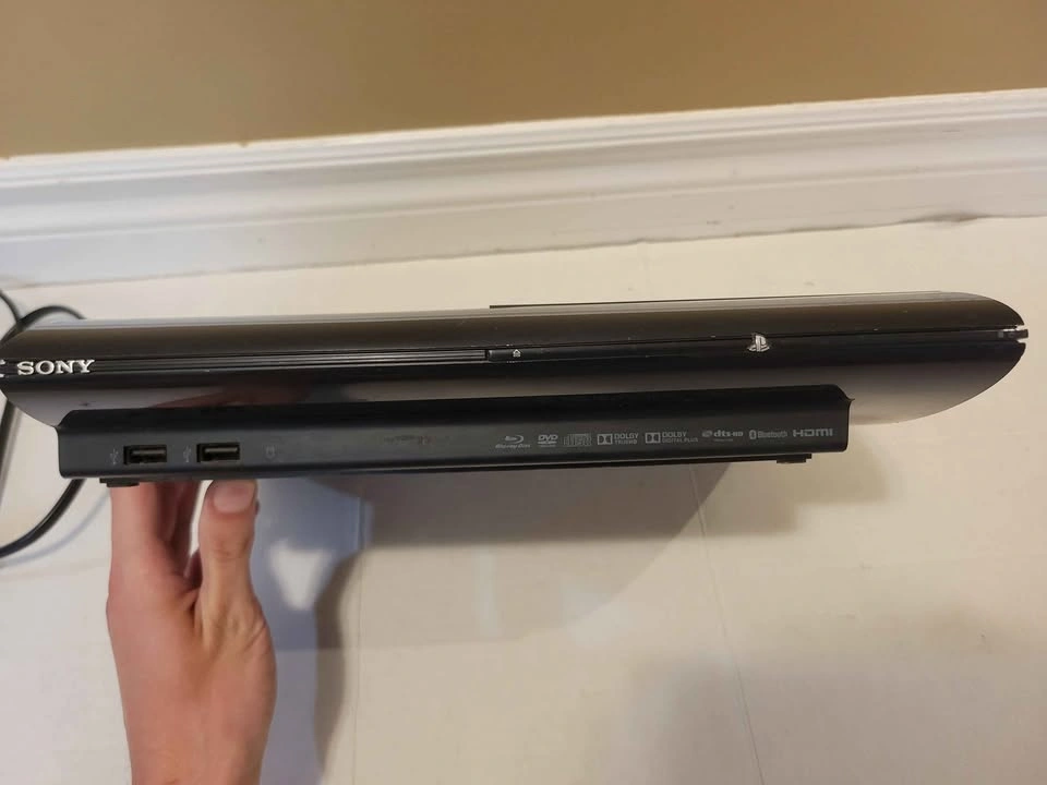 PS3 Super Slim (Self Refurbished) - photo 3