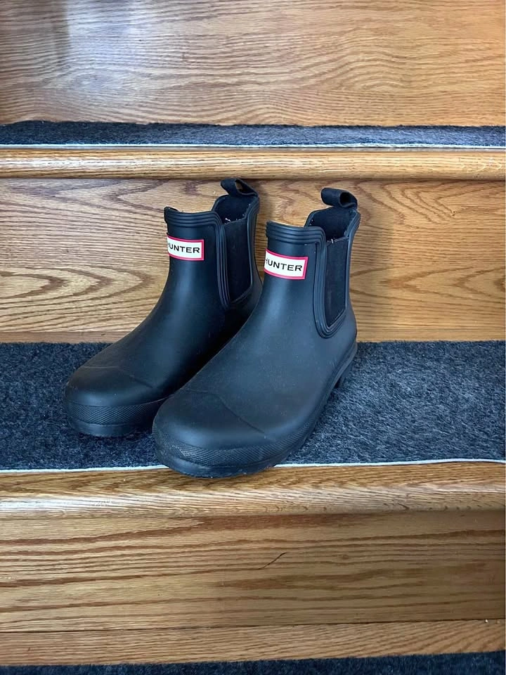 Women’s Hunter Rain Boots - Size 7