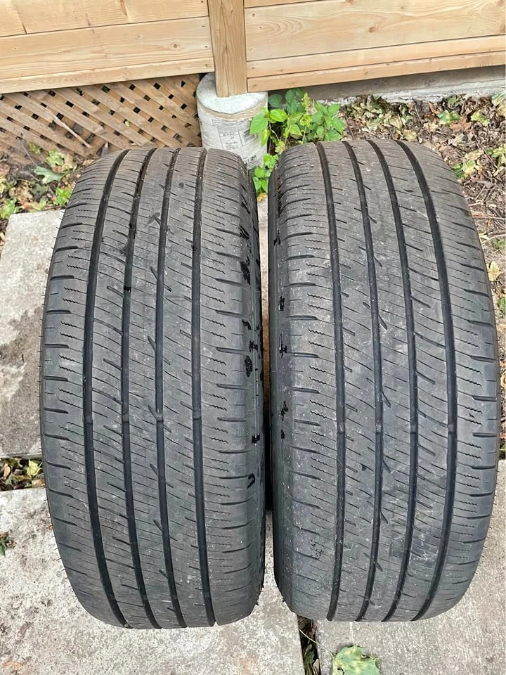 235/60R18 Sumitomo All Season Tires - Set of 2