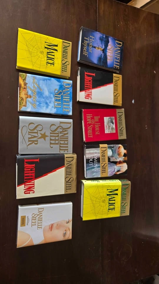 Danielle steel Hardcover Books - photo 3