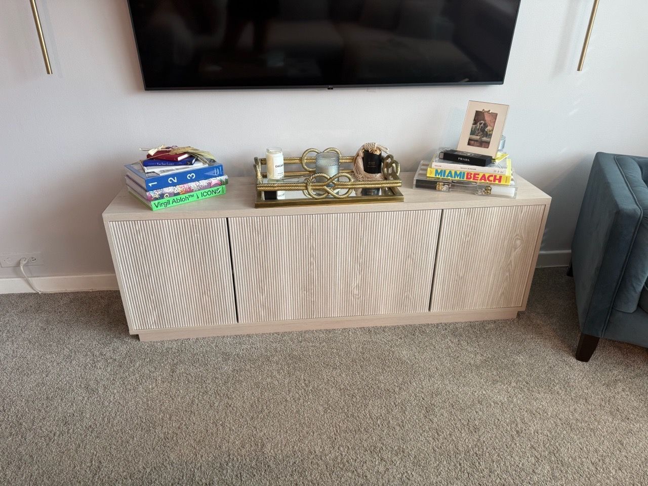 Henn&Hart Hanson TV Stand 70" Alder White
