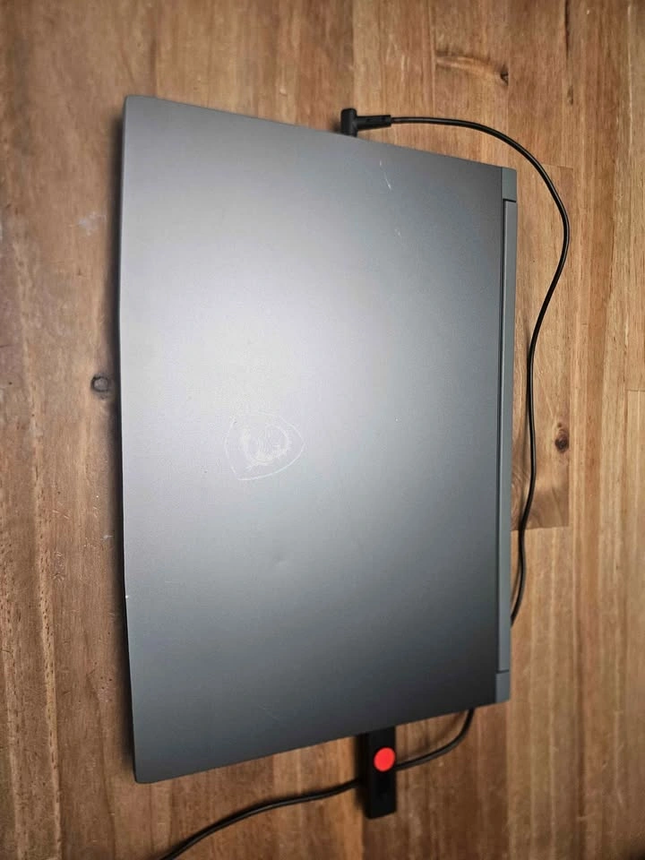 MSI Thin 15 Gaming Laptop – RTX 3050 – 512GB NVMe - photo 3