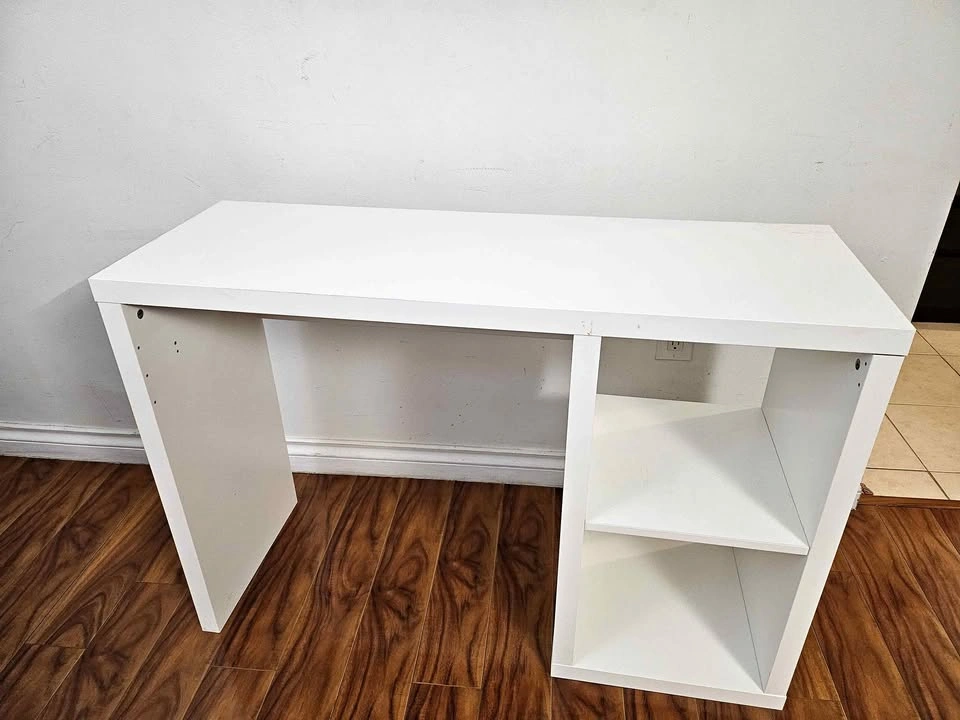 White Modern Desk with Built-In Storage Shelves