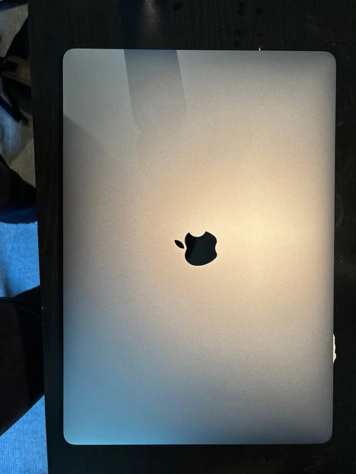 MacBook Pro 2019 16” i7, 16 gb ram Radeon pro 5300m, 1 TB ssd - photo 3