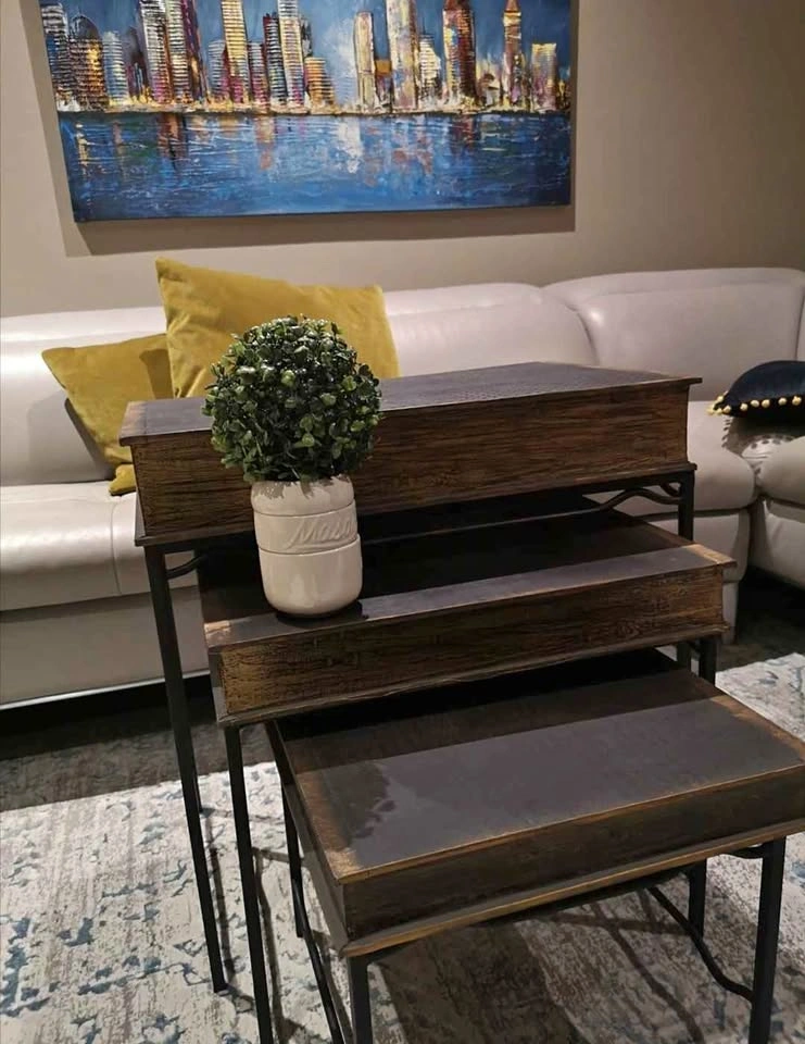 Books nesting tables