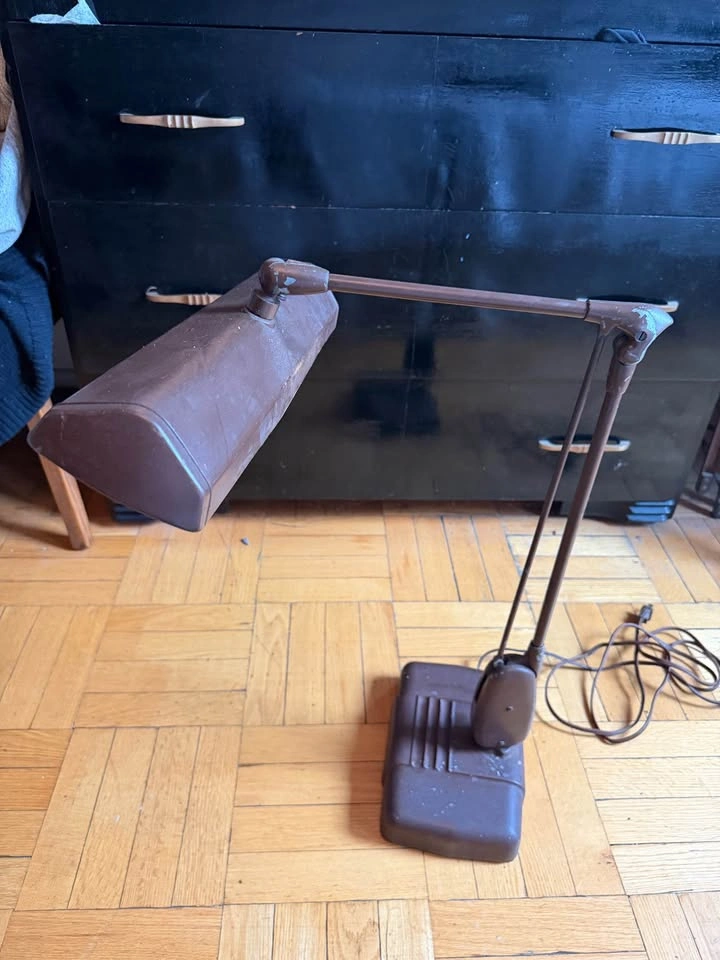 Vintage Mid-Century Dazor Floating Arm Desk Lamp - photo 3