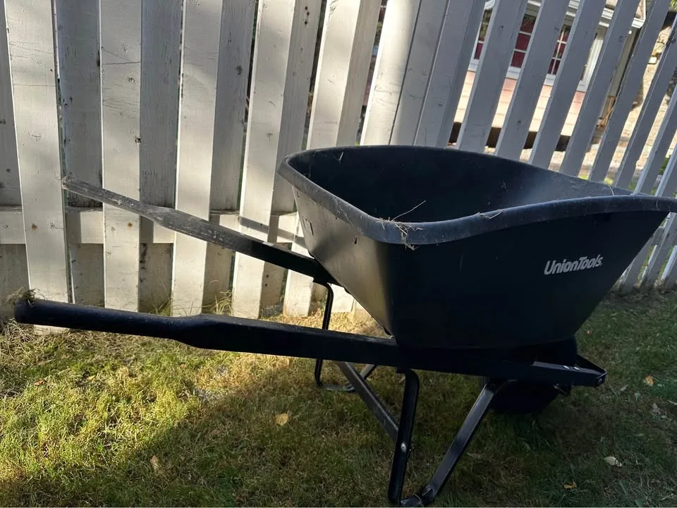 Wheelbarrow UnionTools 5 cu ft image indicator(3)