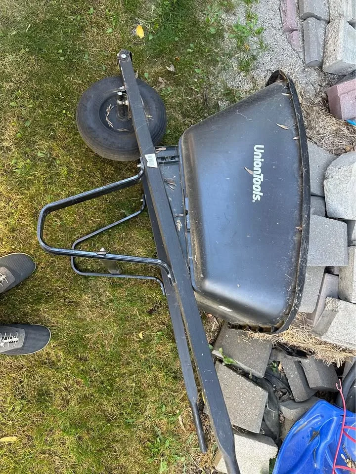 Wheelbarrow UnionTools 5 cu ft image indicator(4)