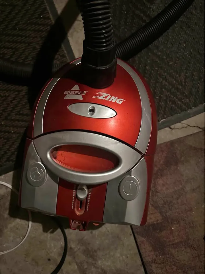 Vacuum Cleaner - Bissell Zing thumbnail