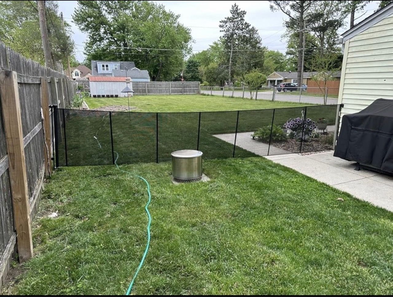 BRAND NEW 236” Extra Wide Retractable Mesh Baby & Dog Gate - photo 2