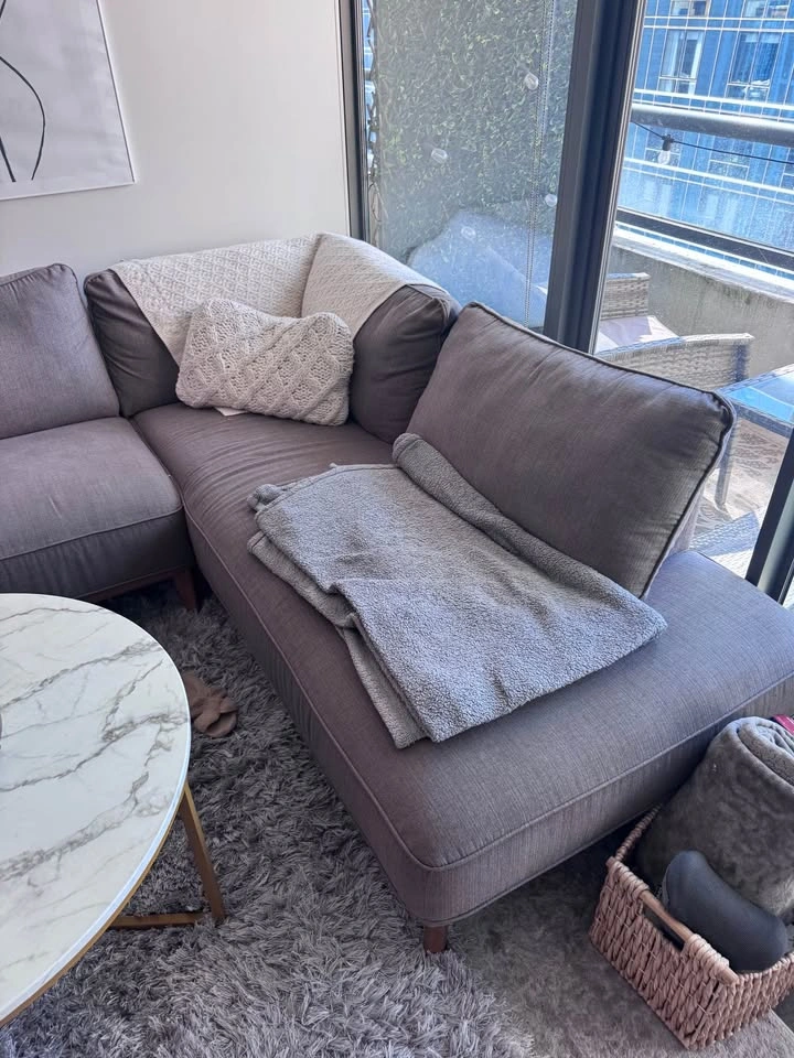 Sectional - photo 2