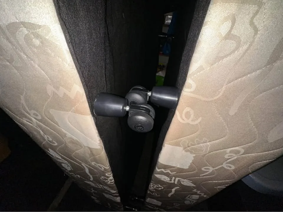 King Size Box Spring with Wheels, no Mattress image indicator(4)